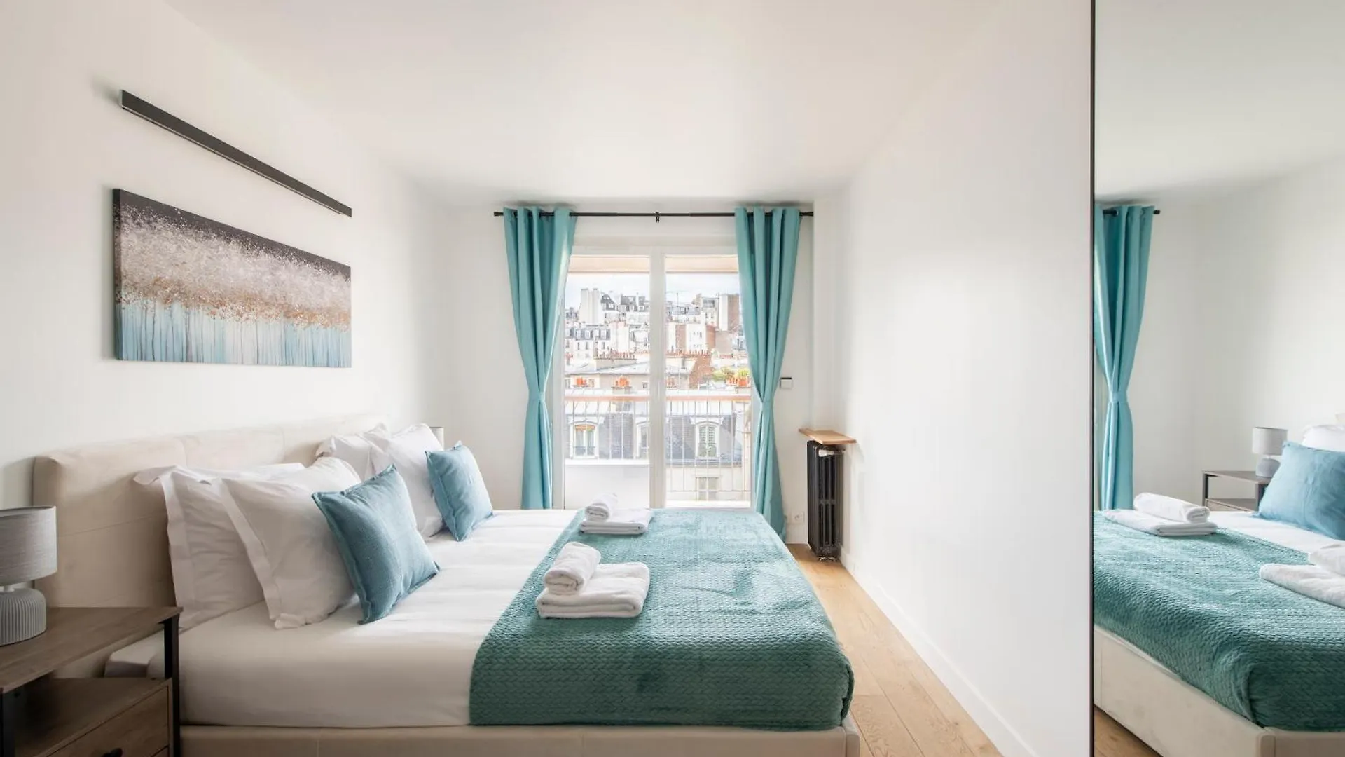 Spacious Montmartre Apartment - Sacre-Coeur View & Balcony Paris 0*,